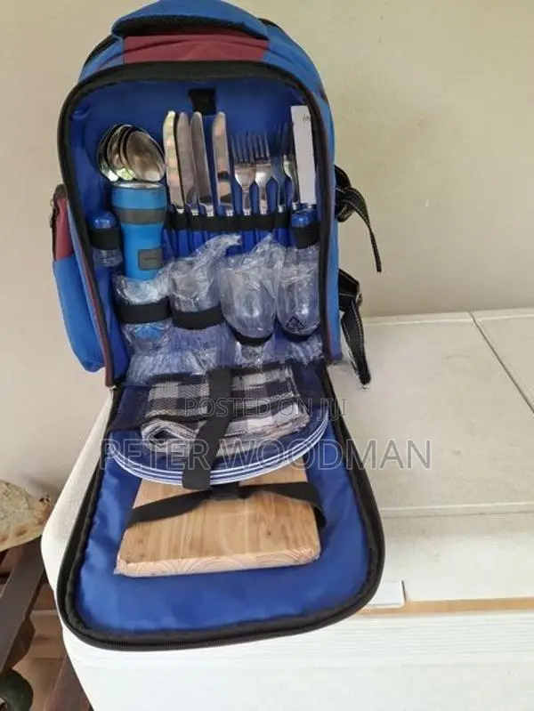 Deluxe Picnic Bag with Equipment