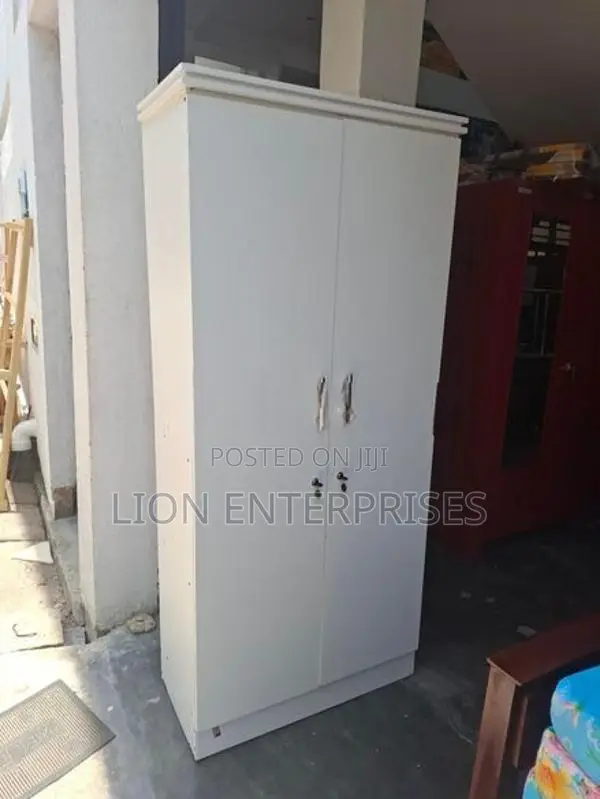 6×2.5 ft Melamine cupboards