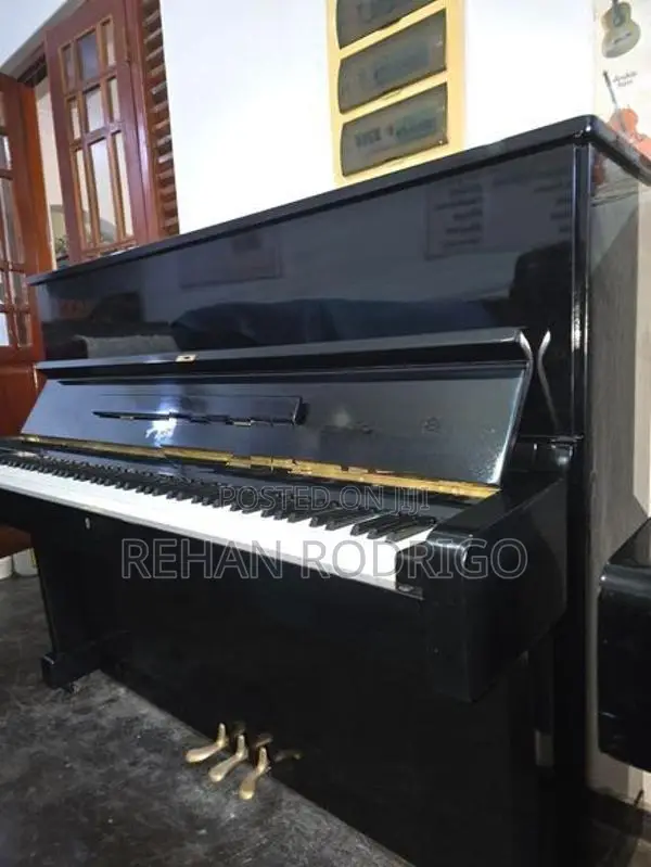 Yamaha U1 Piano