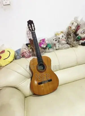 Yamaha C40 Classical Box Guitar