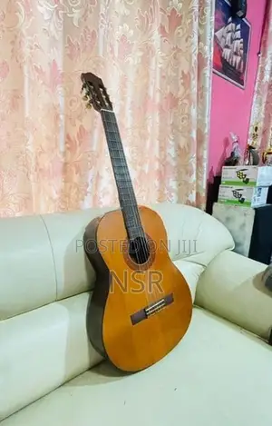 Yamaha C40 Classical Box Guitar