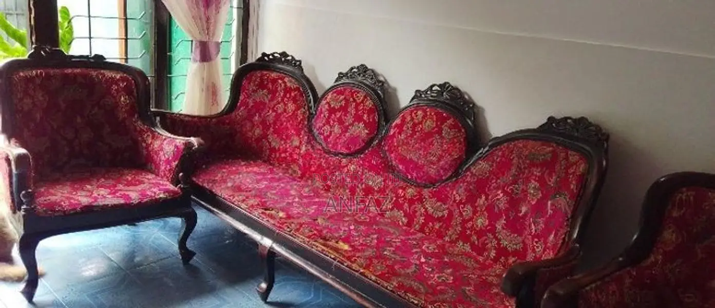Used Kavichi Sofa Set