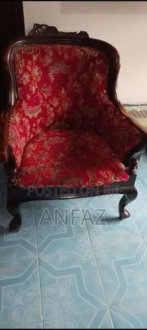 Used Kavichi Sofa Set