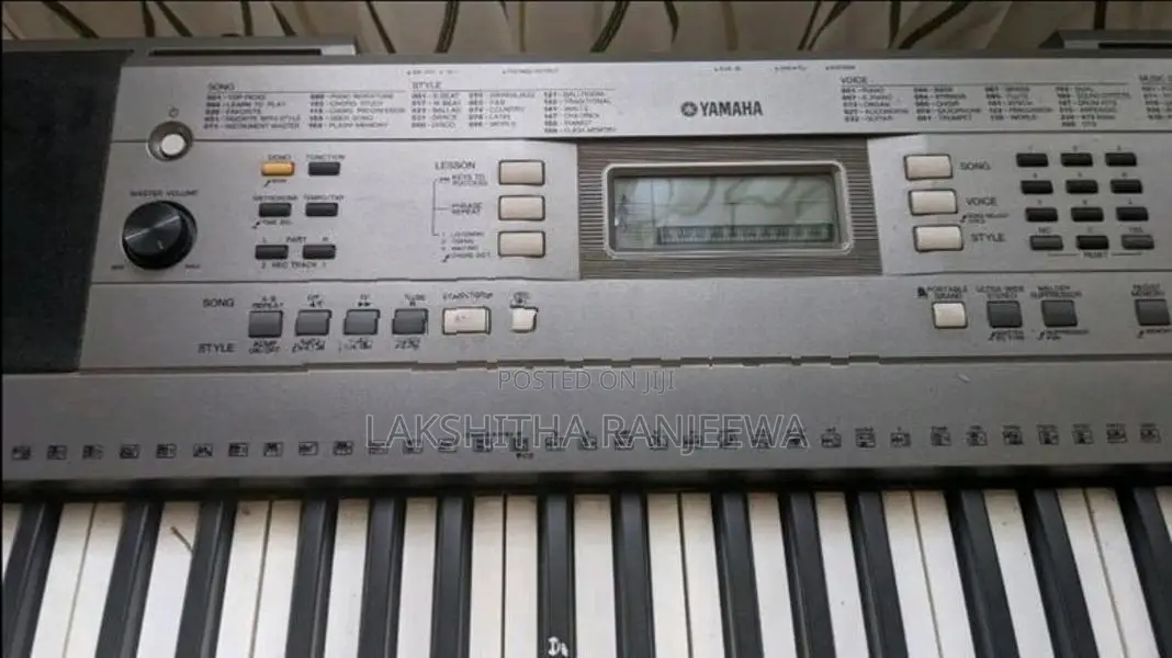 Yamaha Keyboard PSR-E353