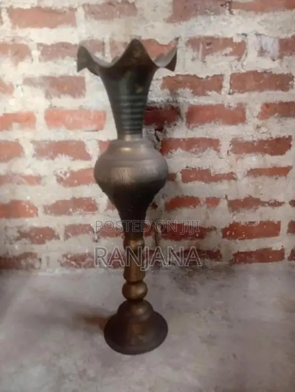 Piththala Vase
