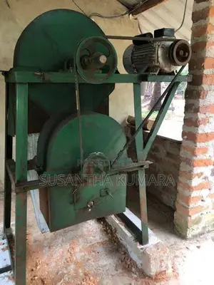 Coconut Husk Cutting Machine