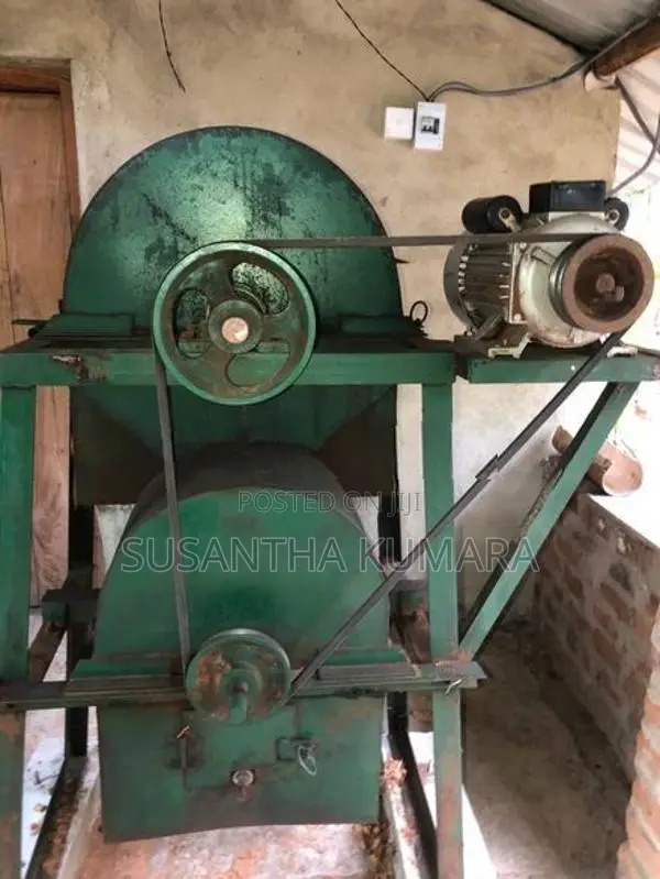 Coconut Husk Cutting Machine