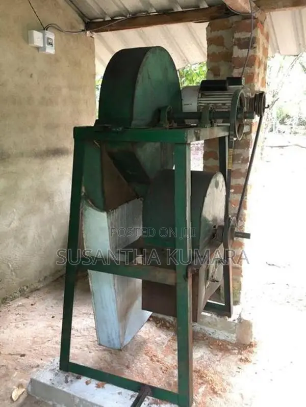 Coconut Husk Cutting Machine