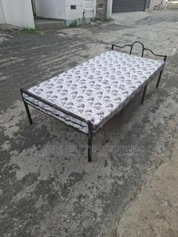 Bed with mattress 6×3