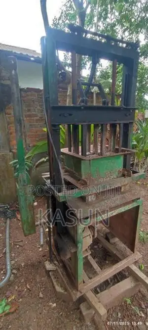 බ්ලොක් ගල් සාදන මැශින්
