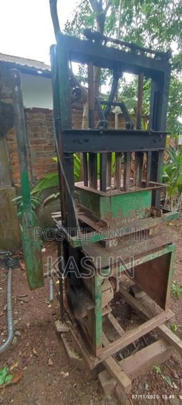 බ්ලොක් ගල් සාදන මැශින්