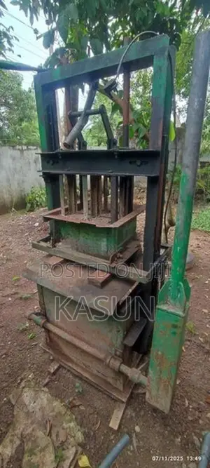බ්ලොක් ගල් සාදන මැශින්