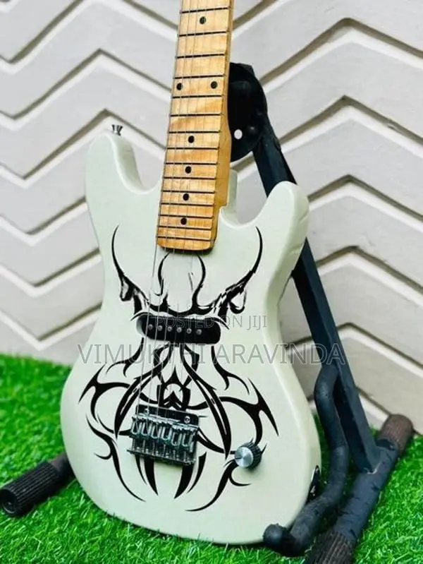 Baby size Electric guitar