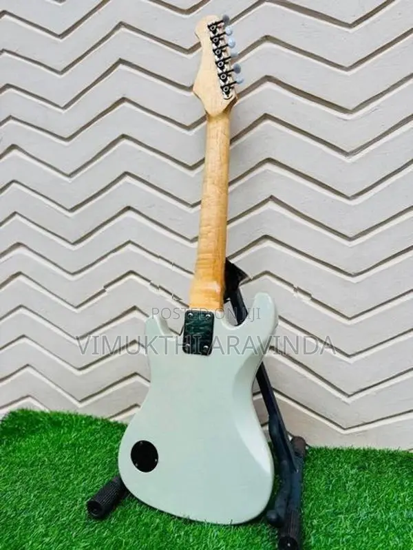 Baby size Electric guitar