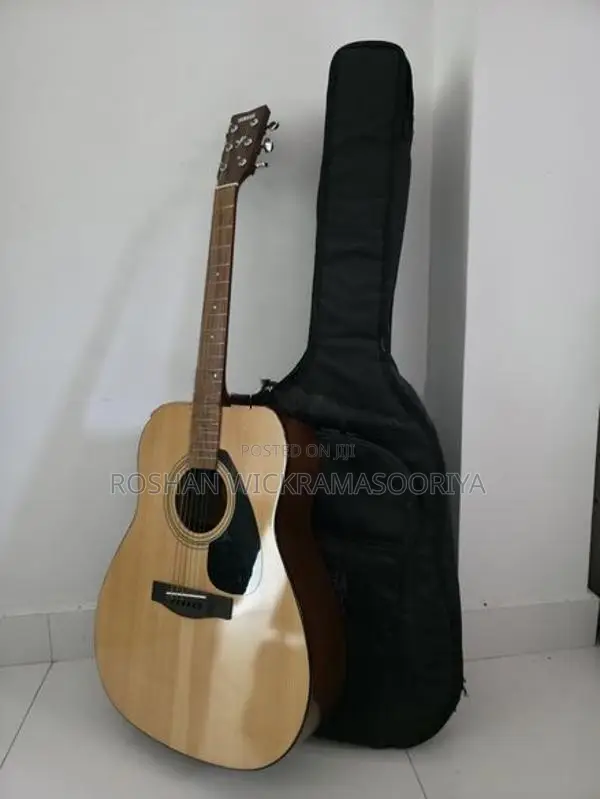 Yamaha F310 Acoustic Guitar