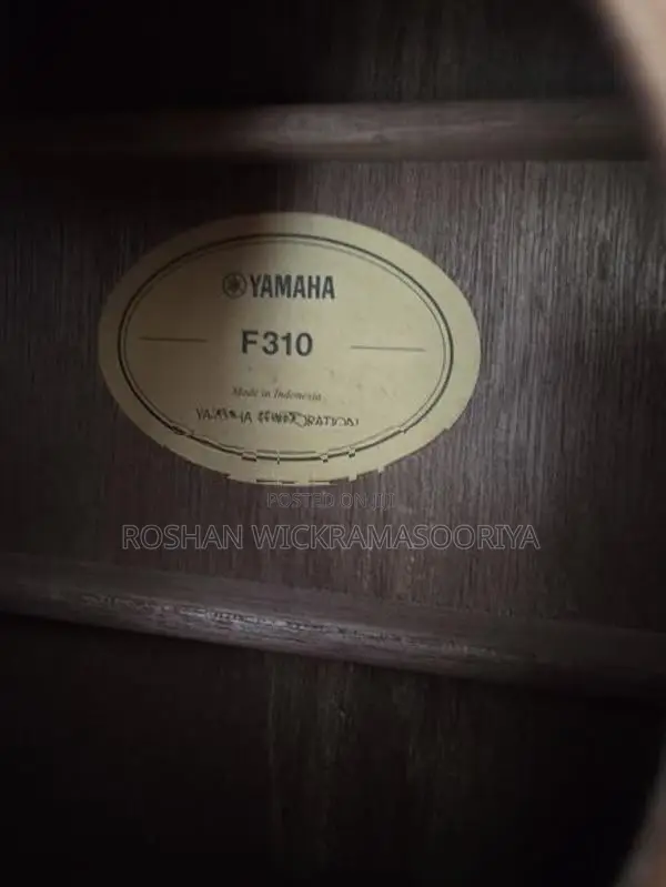 Yamaha F310 Acoustic Guitar