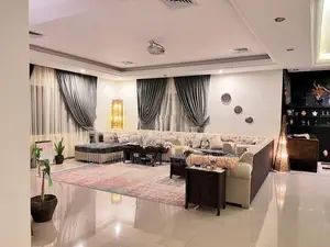 Spacious Modern U-Shaped Chesterfield Sectional sofa