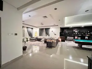 Spacious Modern U-Shaped Chesterfield Sectional sofa
