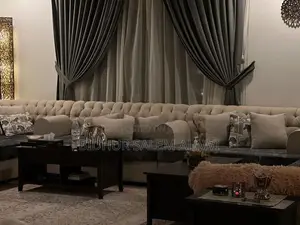 Spacious Modern U-Shaped Chesterfield Sectional sofa