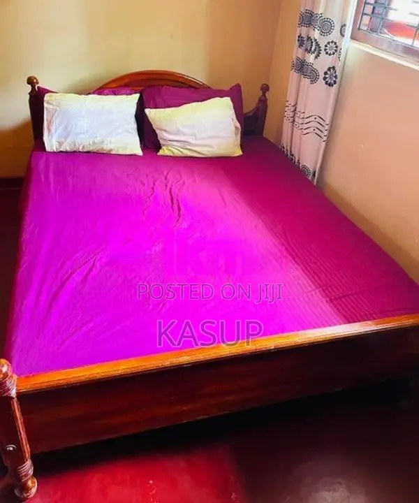 6*5 Wooden Bed