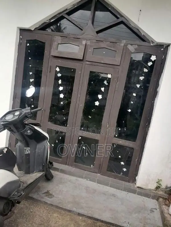Jack Window with Door