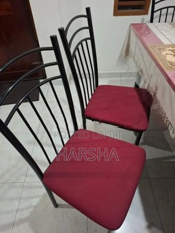 Used Damro Dining Table With 06 Chairs
