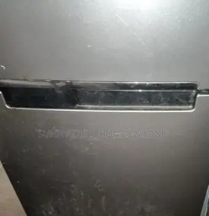 අගනා තත්වයේ Samsung ප්‍රිජ් එකක් විකිණීමට ඇත.