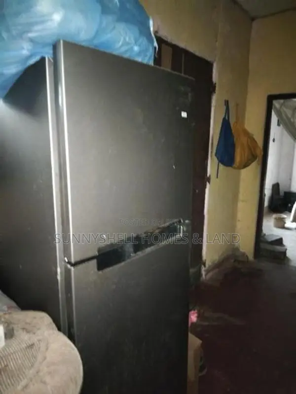 අගනා තත්වයේ Samsung ප්‍රිජ් එකක් විකිණීමට ඇත.