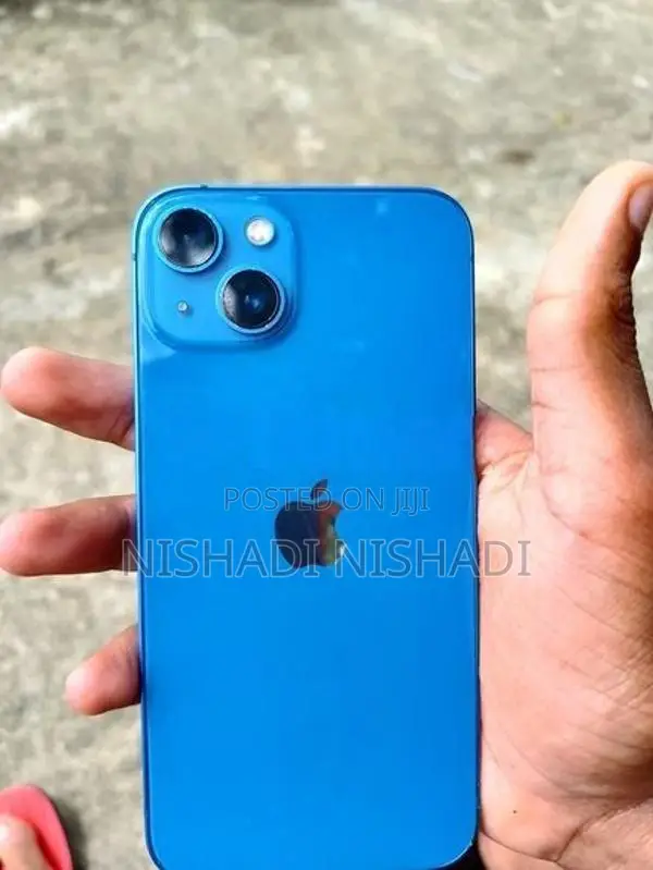 Apple iPhone 13 (Used)