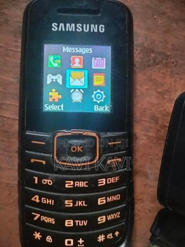 Samsung Button Phone (Used)