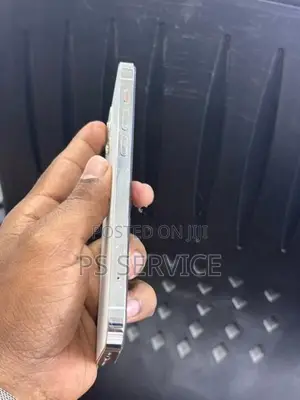 Apple iPhone 12 (Used)