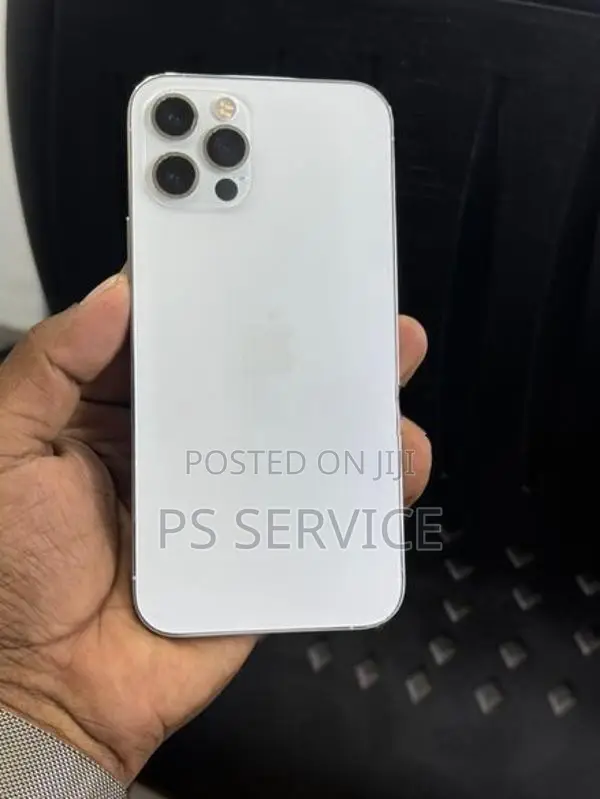 Apple iPhone 12 (Used)