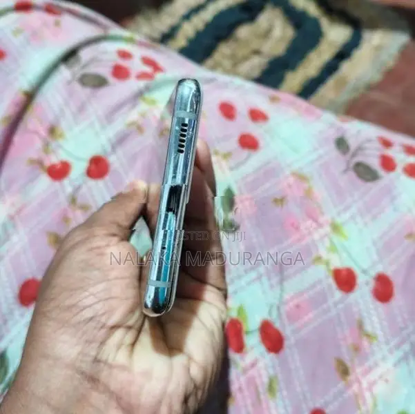 Samsung Galaxy S20FE (Used)