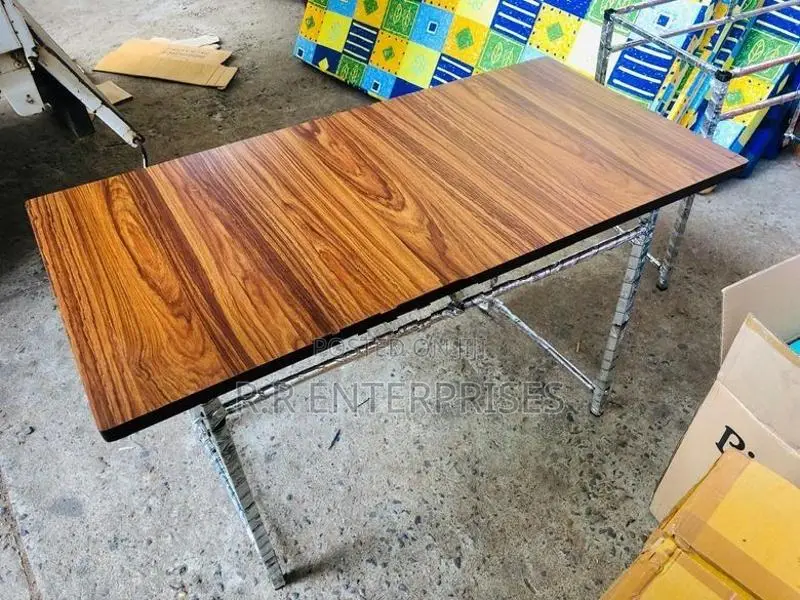 New 4*2 ft Formica works Table