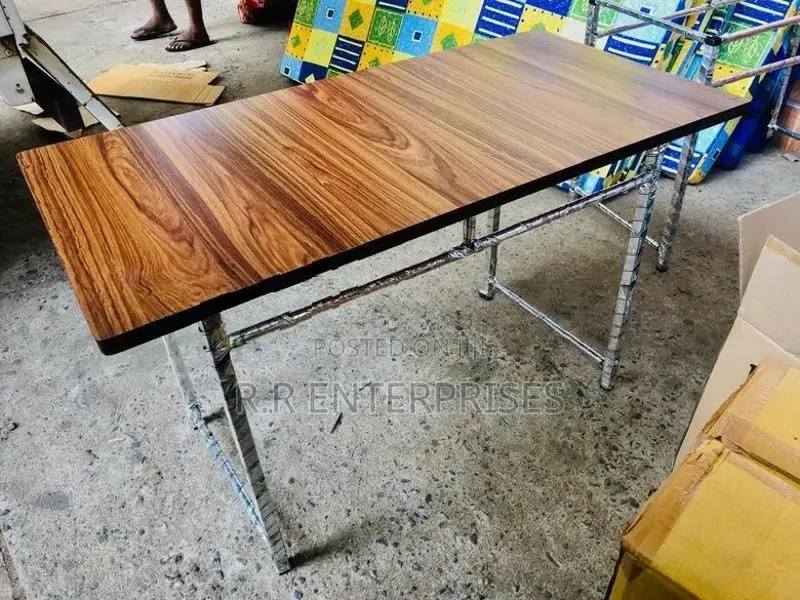 New 4*2 ft Formica works Table