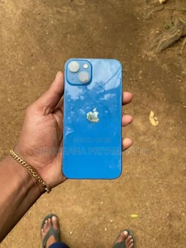 Apple iPhone 13 (Used)