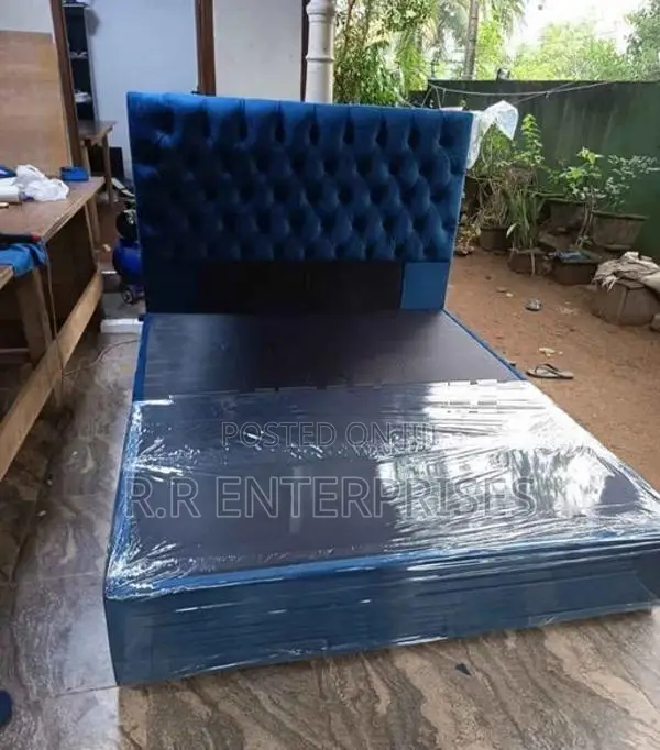New 6-5 Ft Queen Cushion Divan Bed