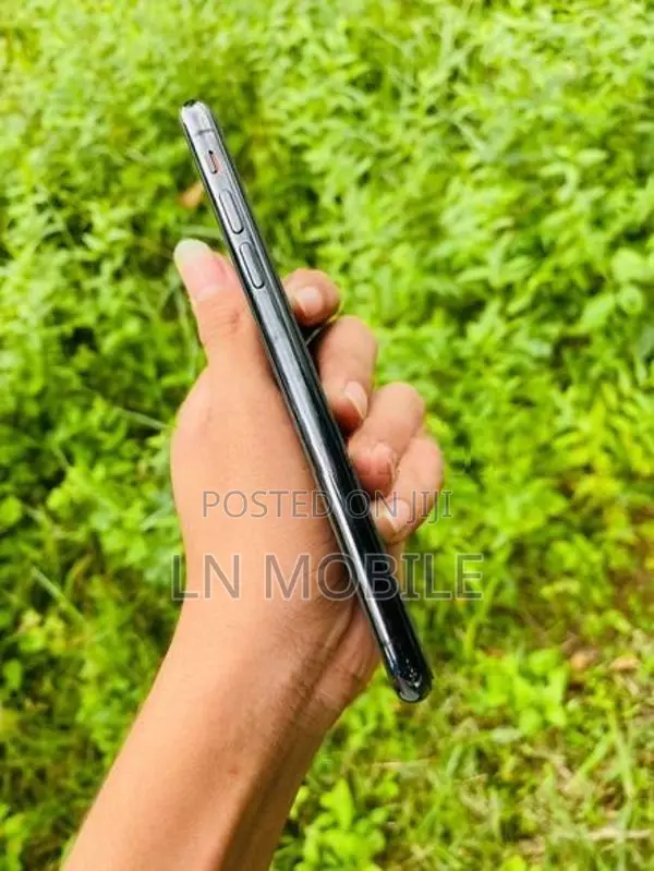 Apple iPhone X (Used)