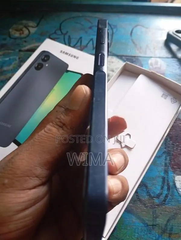 Samsung Galaxy A06 4GB 128GB (Used)