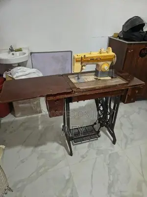 Sewing Machine Singer