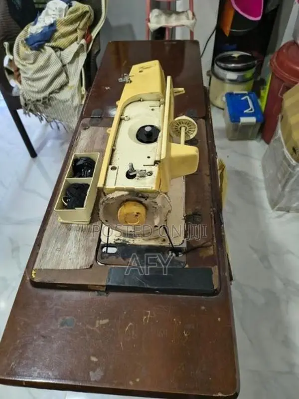 Sewing Machine Singer