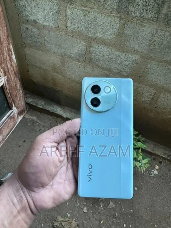 Vivo V30e (Used)