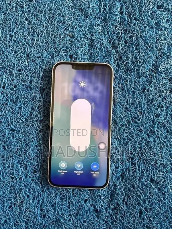 Apple iPhone 13 (Used)