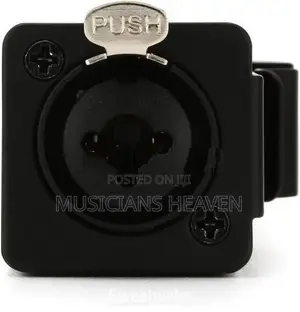 Behringer P2 Headphones Amplifier