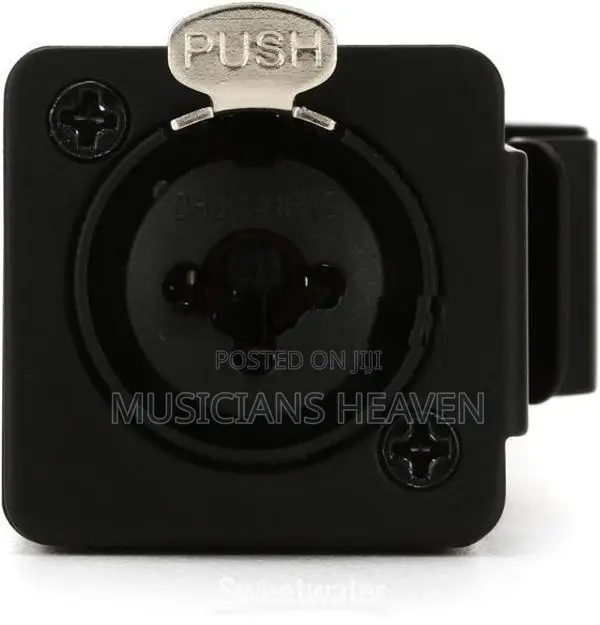 Behringer P2 Headphones Amplifier