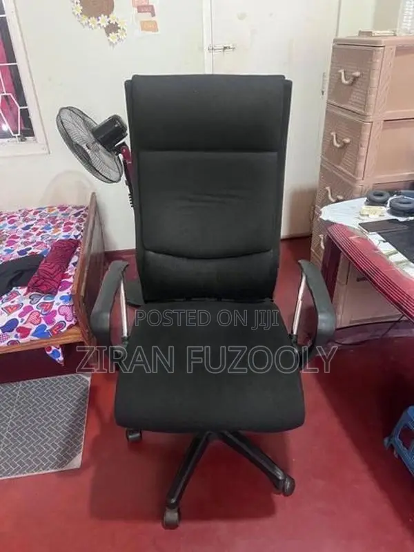 Premium High Back Office Chair – Excellent Condition