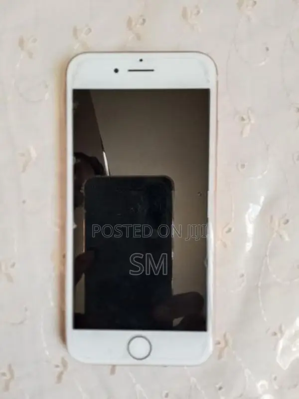 Apple iPhone 8 (Used)