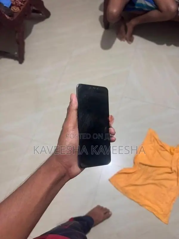 Vivo V20 (Used)