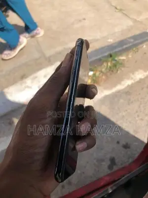 Apple iPhone XS (Used)