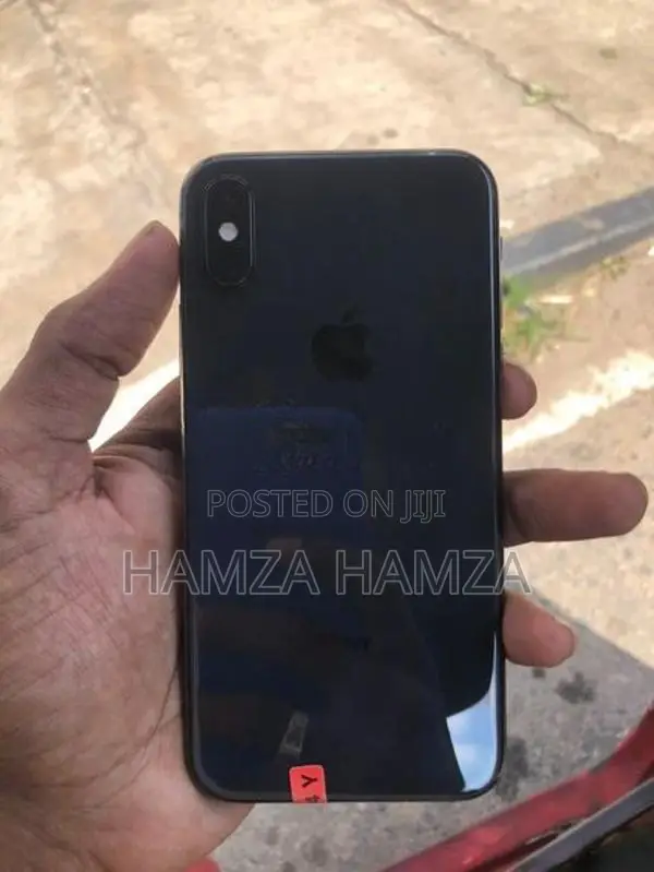 Apple iPhone XS (Used)